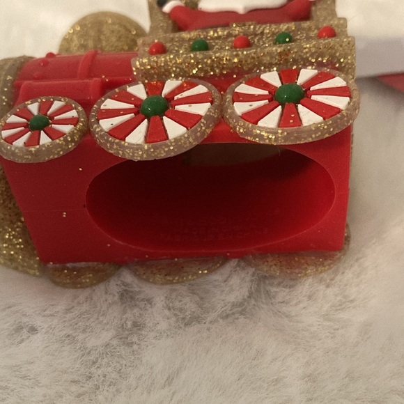Bath and Body Works 2023 Christmas Santa on Train Pocketbac Holder - Picture 6 of 9